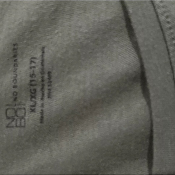 No Boundaries Green Long Sleeve T-Shirt Womens, Pre-Owned, Used, Size XLarge - Picture 4 of 5